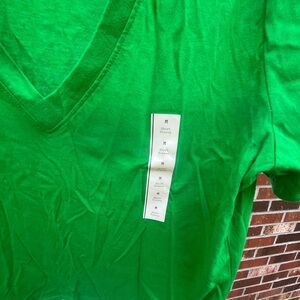 green v-neck tee shirt